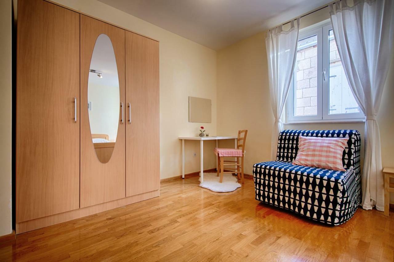 Apartments Marinkovic Комижа Екстер'єр фото