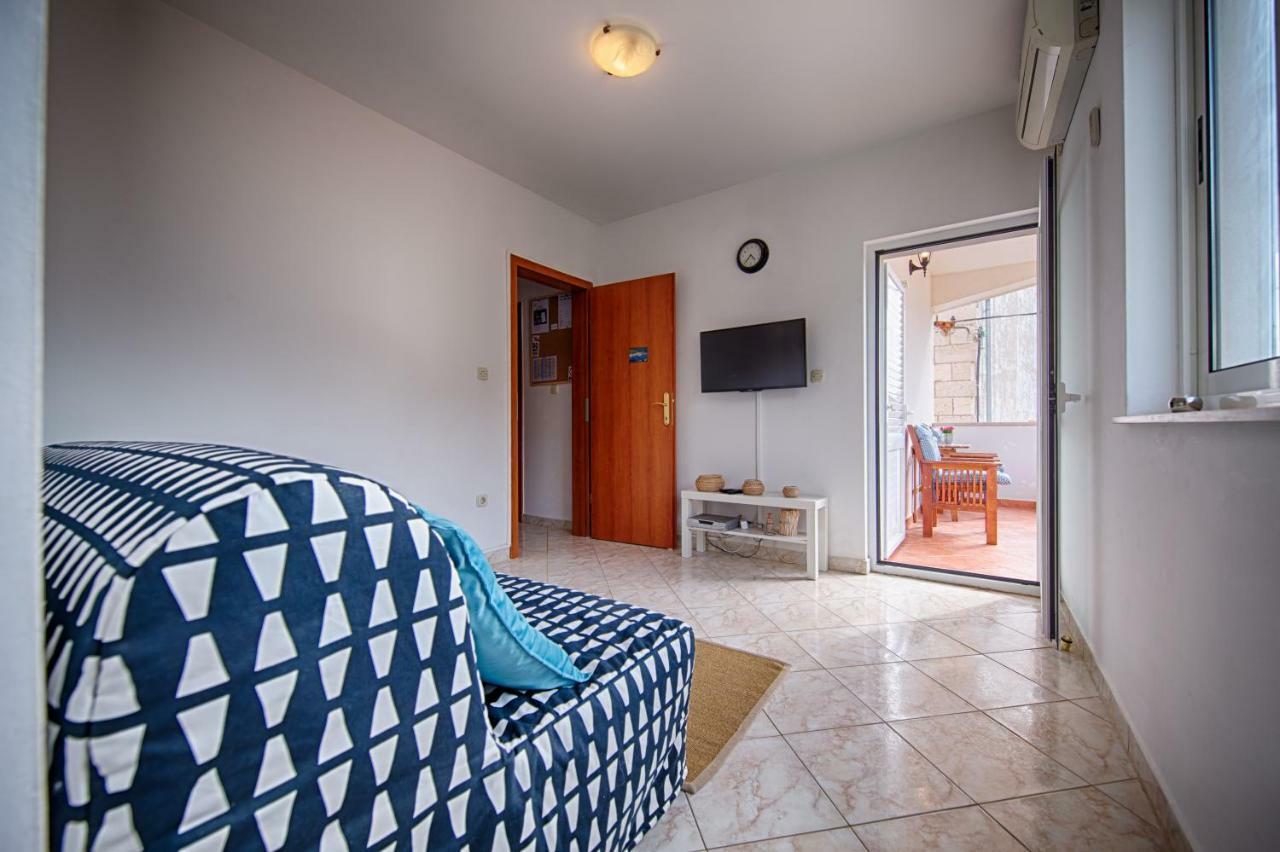 Apartments Marinkovic Комижа Екстер'єр фото